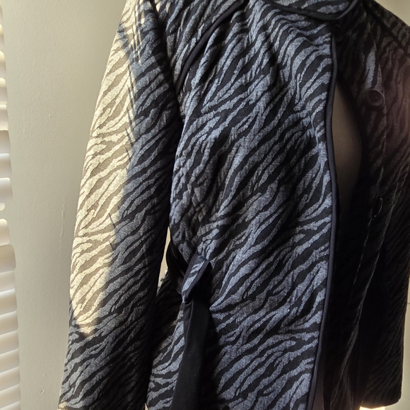 Sandro Black and Gray Blazer with Textured Pattern - Picture 2 of 7